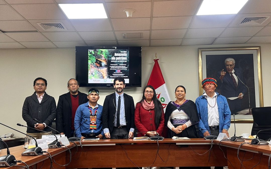 Parlamentarios y líderes indígenas se unen por una Amazonía libre de explotación petrolera